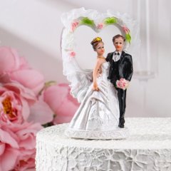 Фигурка на торт "Жених и невеста с сердцем" 15 см 2952442	